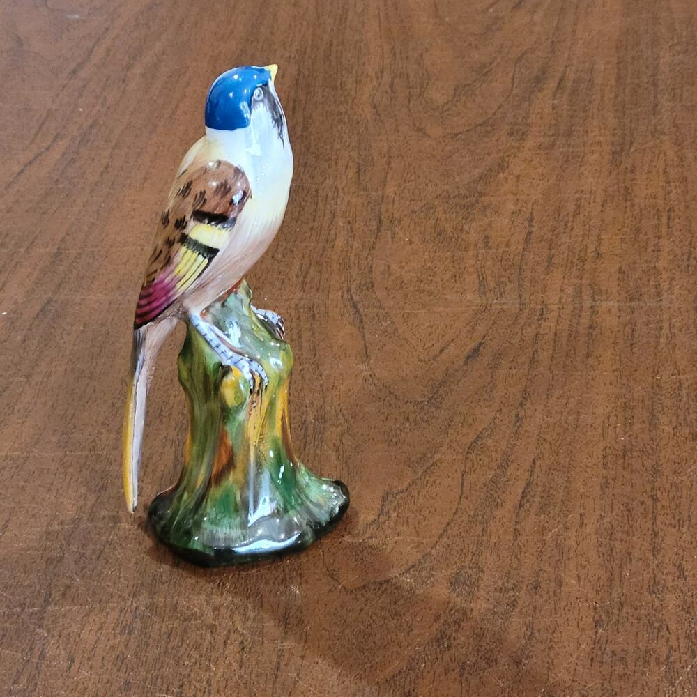 Vintage Tuscan Bearded Titmouse Bird Figurine England 5.25".